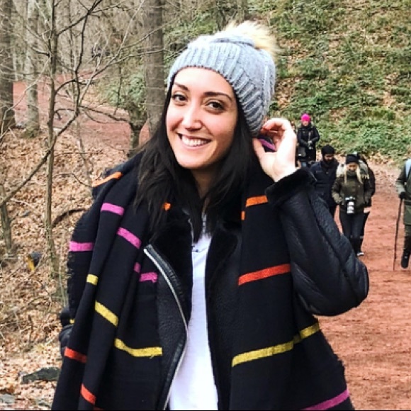 SOLD Pom Pom Beanie Hat NWT - Picture 2 of 8